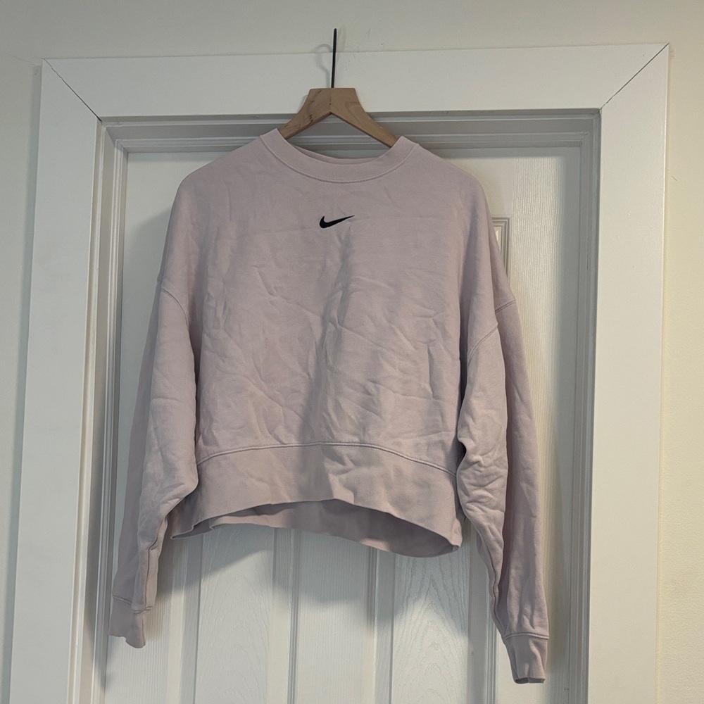 Nike Women's lavender Cropped Sweatshirt